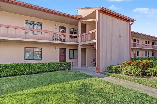 110 Lakeside Court #110, OLDSMAR, FL 34677