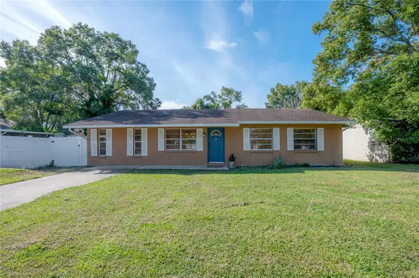 21610 Lagoon Drive, LUTZ, FL 33549