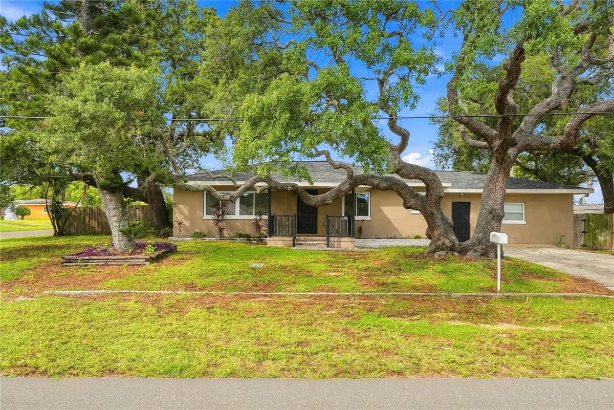 10719 Cherokee Drive, Saint Petersburg, FL 33708 - #1