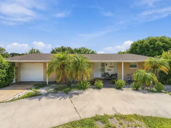 7879 84th Lane, SEMINOLE, FL 33777