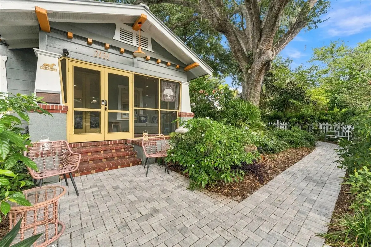 2121 Dartmouth Avenue N, Saint Petersburg, FL 33713 - #1
