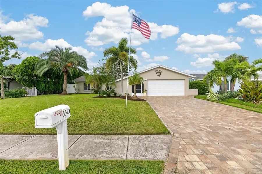 6510 Solitaire Palm Way, Apollo Beach, FL 33572 - #2