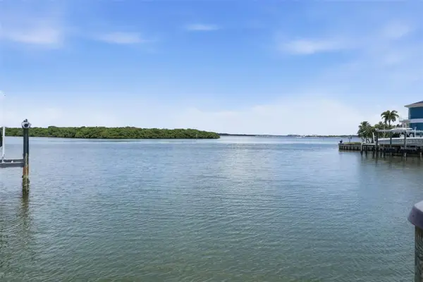 12525 4th St E, TREASURE ISLAND, FL 33706