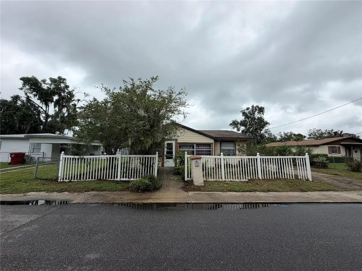 1104 E Warren Street, Plant City, FL 33563 - #1