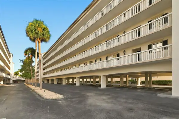 131 Bluff View Drive #107, BELLEAIR BLUFFS, FL 33770