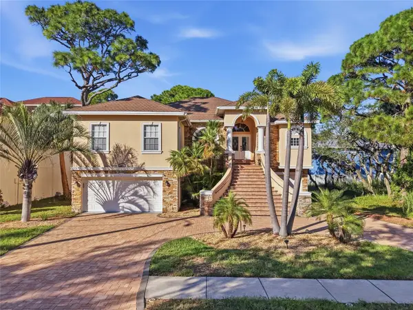 1212 Castle Terrace, TARPON SPRINGS, FL 34689