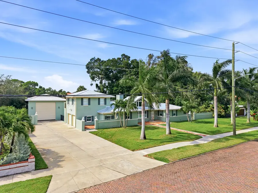 6930 Bougainvilla Avenue S, Saint Petersburg, FL 33707 - #2