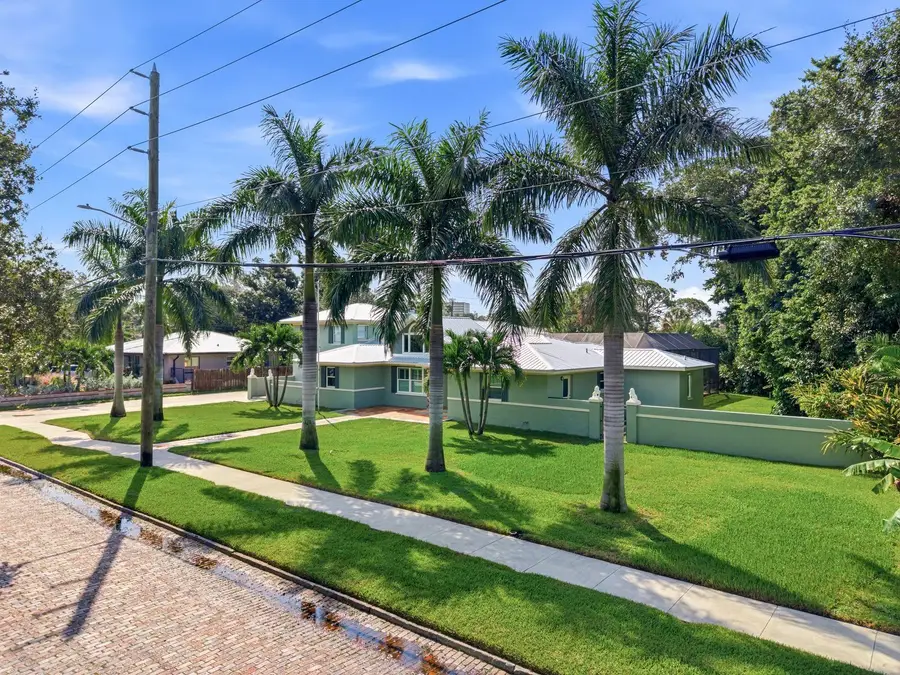6930 Bougainvilla Avenue S, Saint Petersburg, FL 33707 - #3