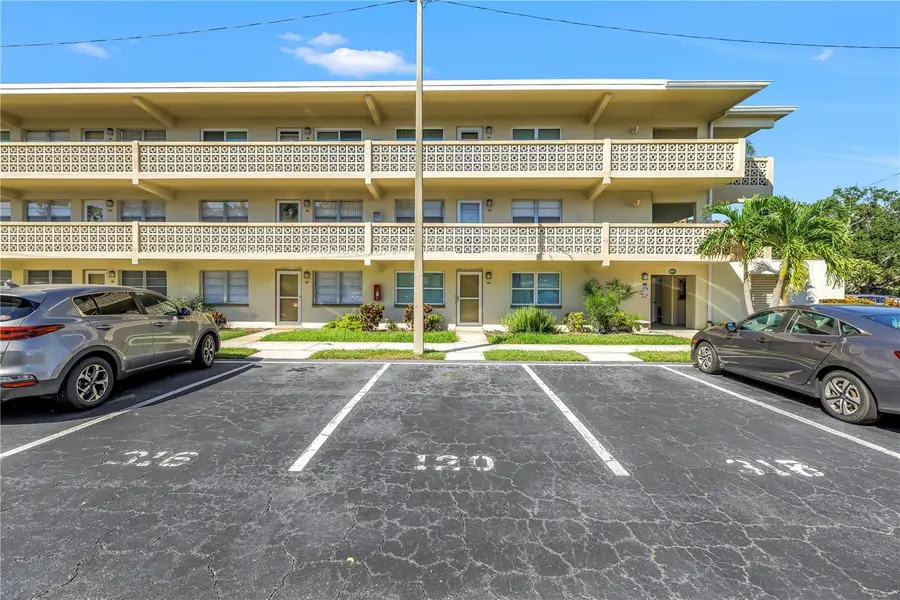 951 79th Avenue N #120, Saint Petersburg, FL 33702 - #2