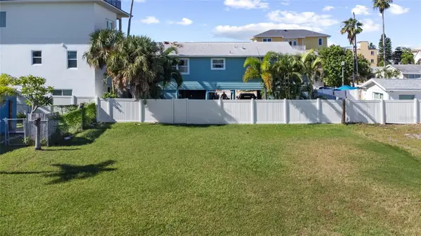 18018 4th Street E, REDINGTON SHORES, FL 33708