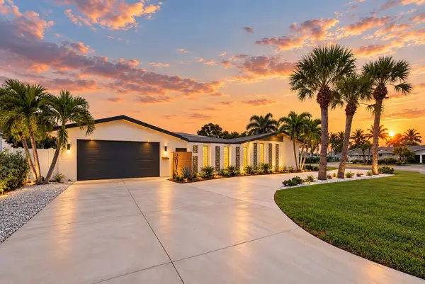 2015 Dolphin Boulevard S, ST PETERSBURG, FL 33707