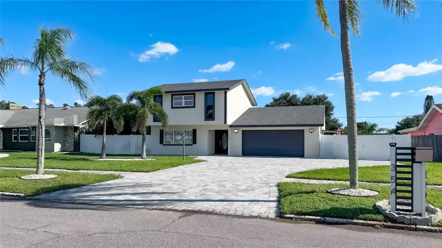 354 Montgomery Avenue, Sarasota, FL 34243 - #2