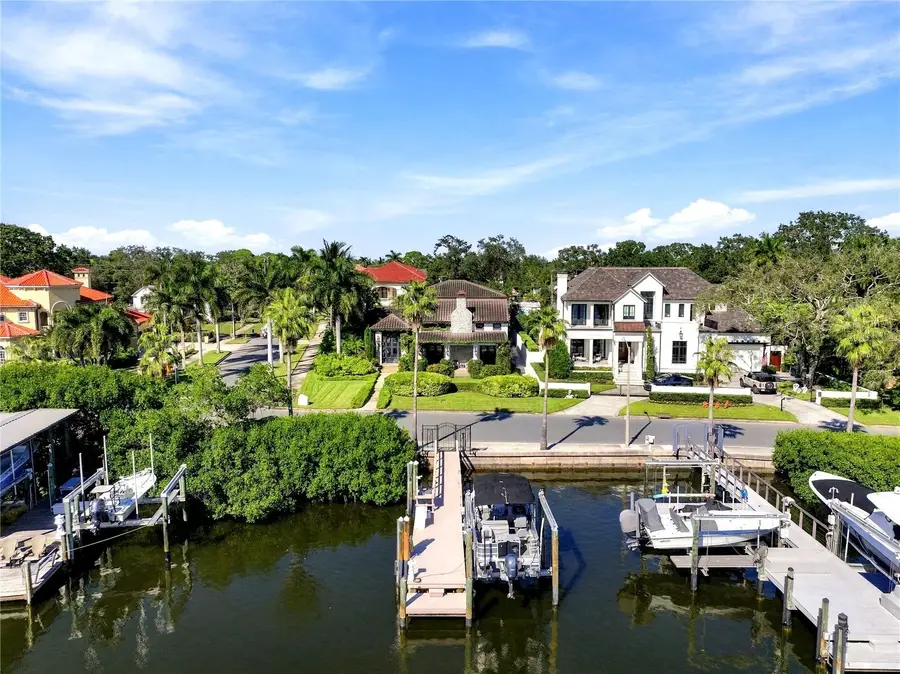 200 Brightwaters Boulevard Ne, Saint Petersburg, FL 33704 - #2