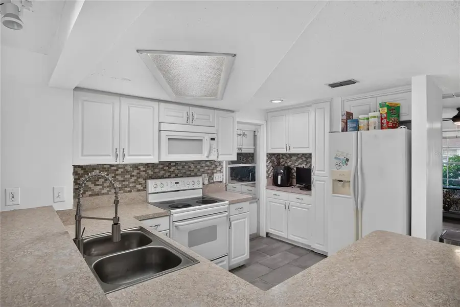 6020 17th Street, Zephyrhills, FL 33542 - #3