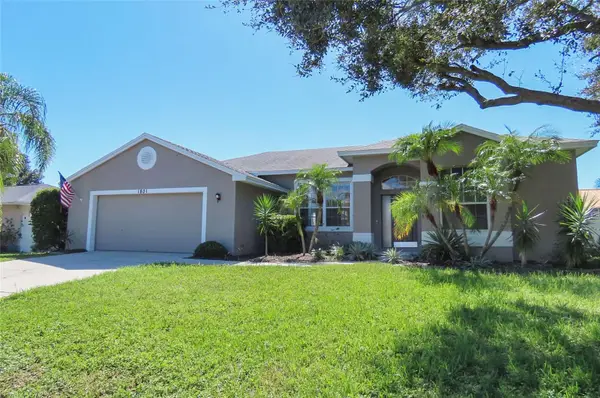 1801 Mapleleaf Boulevard, OLDSMAR, FL 34677