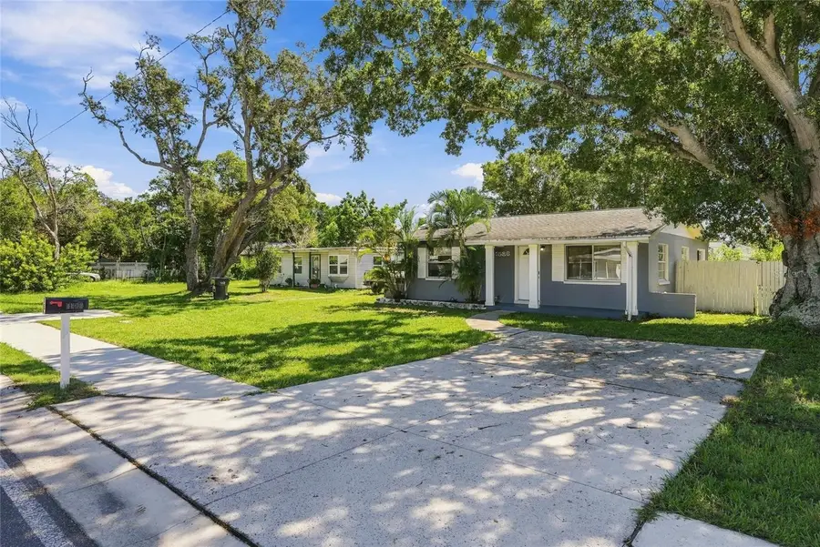 4586 42nd Avenue N, Saint Petersburg, FL 33714 - #2