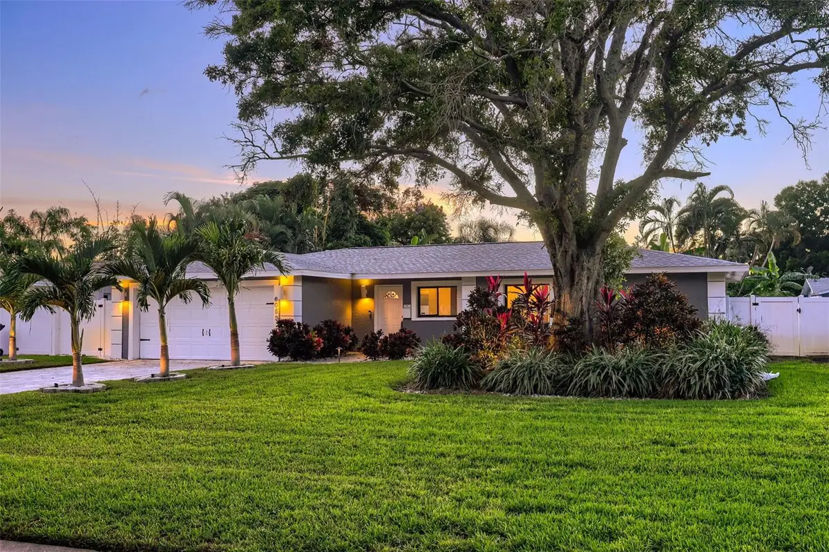6053 28th Street S, Saint Petersburg, FL 33712 - #1