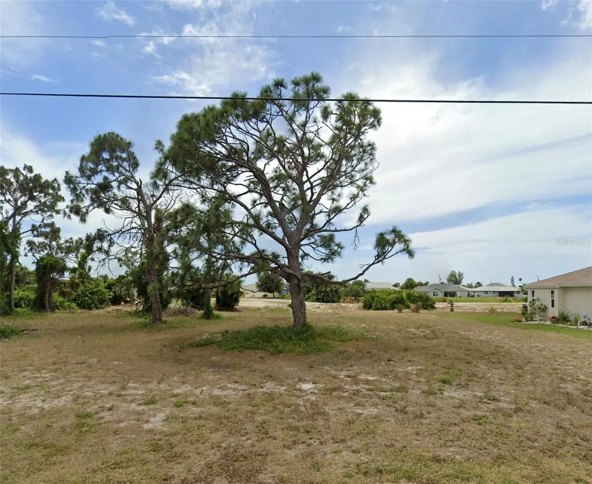 29 Pinehurst Ct, Rotonda West, FL 33947 - #1