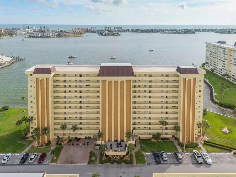 4525 Cove Circle #1002, Saint Petersburg, FL 33708 - #2