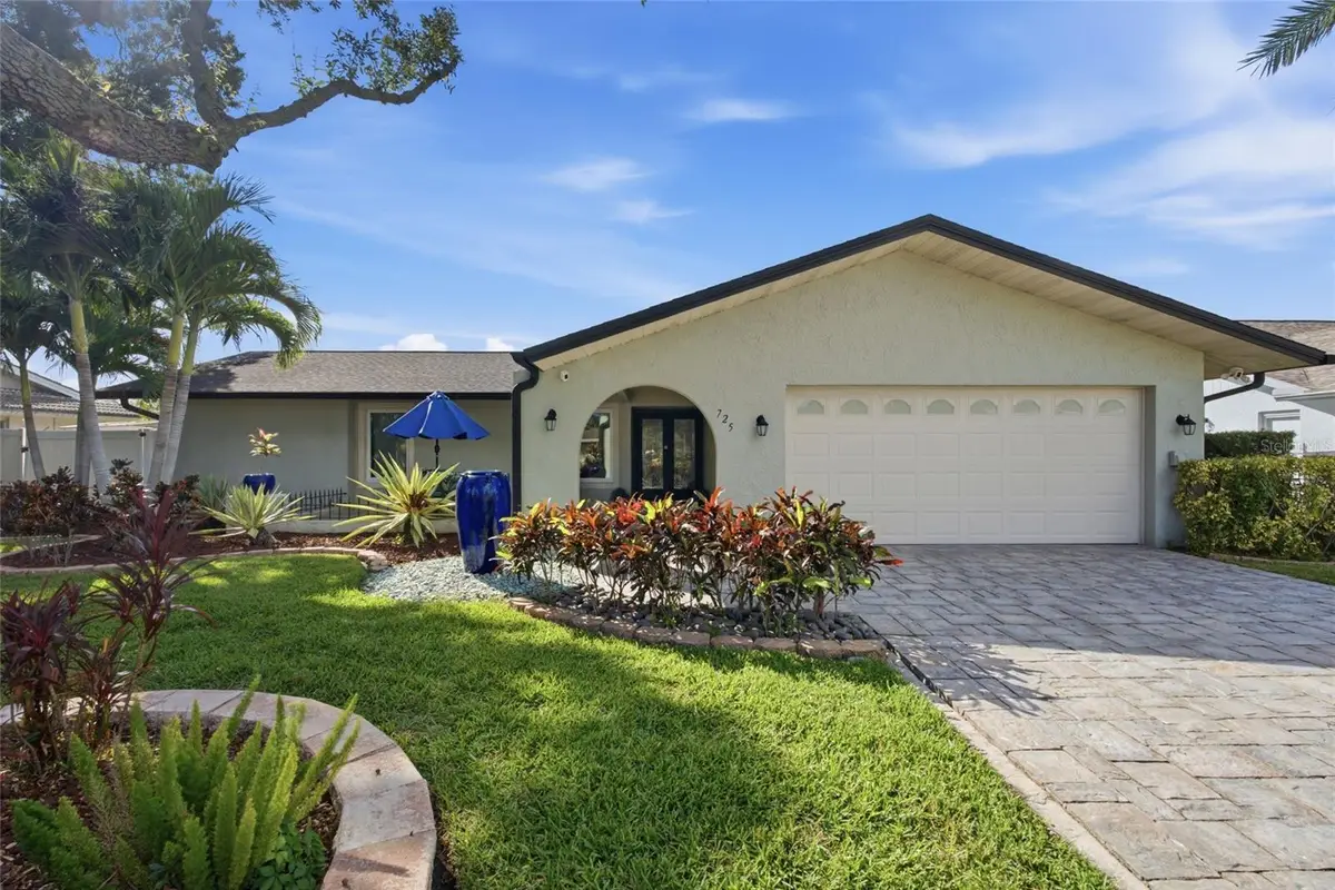 725 Del Oro Drive, Safety Harbor, FL 34695 - #1