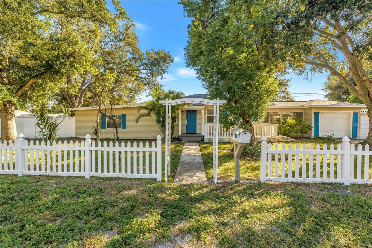 10804 Seminole Drive N, Saint Petersburg, FL 33708 - #1