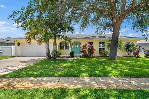 13195 N 87th Place, SEMINOLE, FL 33776