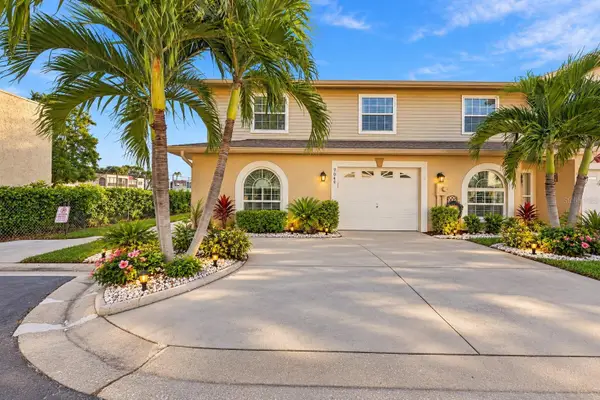 9049 Antigua Drive, SEMINOLE, FL 33777