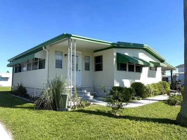 113 W Saint Lucia Loop, Apollo Beach, FL 33572 - #1