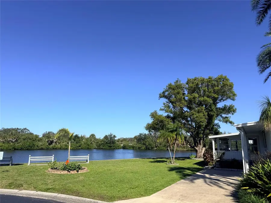 182 N Saint Thomas Circle, Apollo Beach, FL 33572 - #3