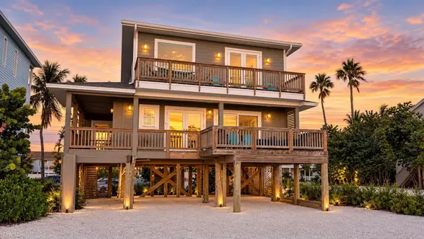8300 W Gulf Boulevard, TREASURE ISLAND, FL 33706