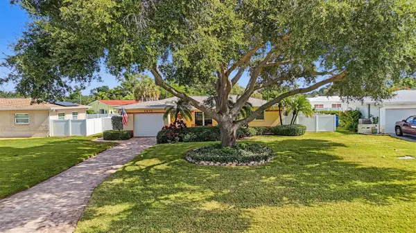2975 68th Street N, ST PETERSBURG, FL 33710