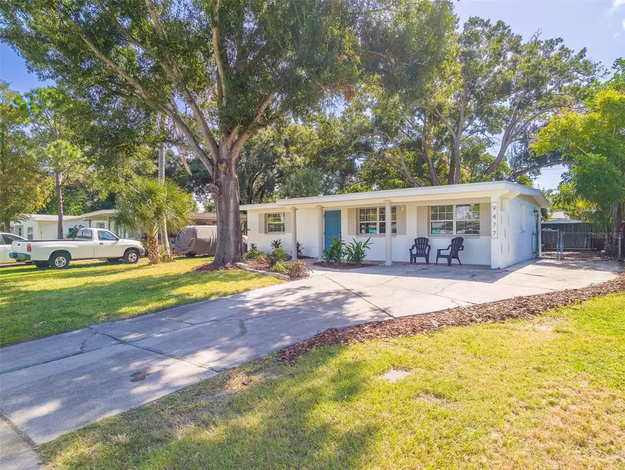 9477 Park Lake Drive N, Pinellas Park, FL 33782 - #2