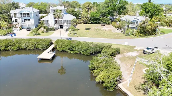 231 Lagoon Drive, PALM HARBOR, FL 34683