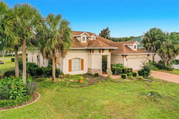 38634 Lakeview Walk, LADY LAKE, FL 32159