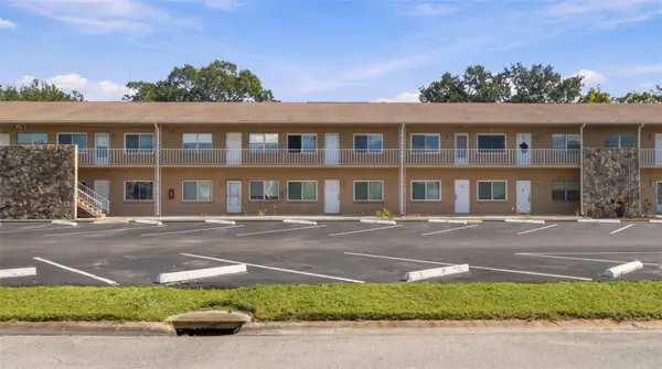 8039 Garden Drive #204, SEMINOLE, FL 33777