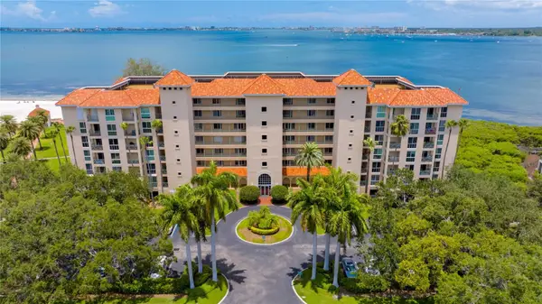 4737 Dolphin Cay Lane S #102, ST PETERSBURG, FL 33711