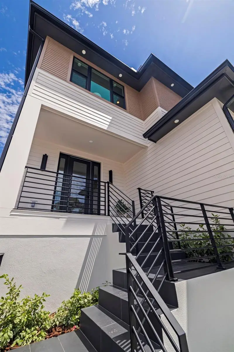 1735 Massachusetts Avenue Ne, Saint Petersburg, FL 33703 - Image #3