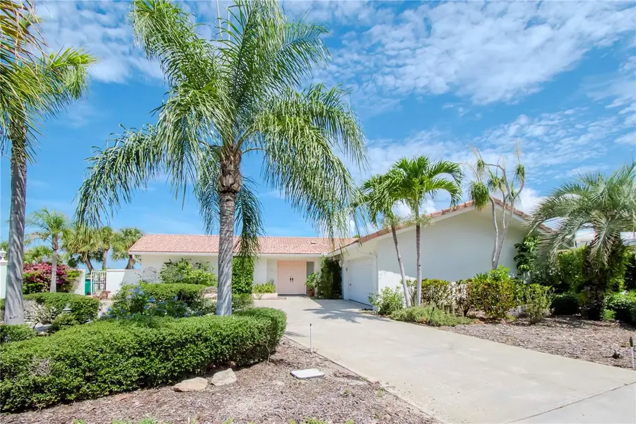 1884 Dolphin Boulevard S, Saint Petersburg, FL 33707 - Image #3