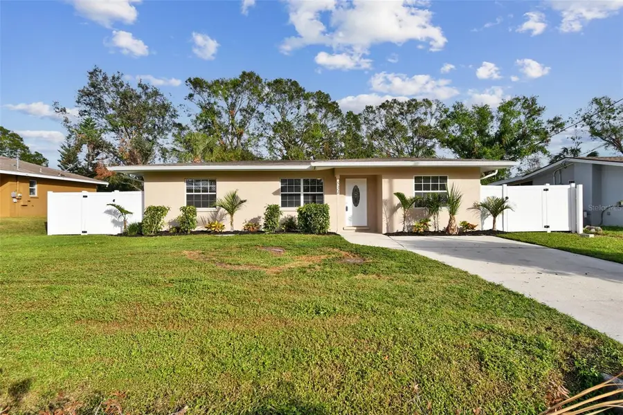831 Searcy Avenue, Sarasota, FL 34237 - Image #2