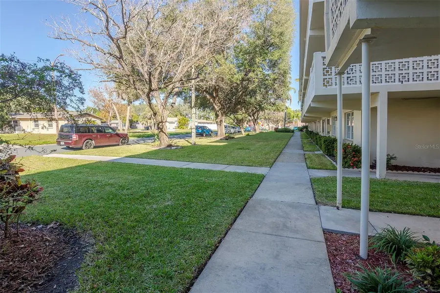 1051 79th Avenue N #103, Saint Petersburg, FL 33702 - #3