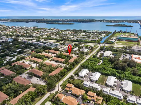 400 18th Street #M1, VERO BEACH, FL 32960