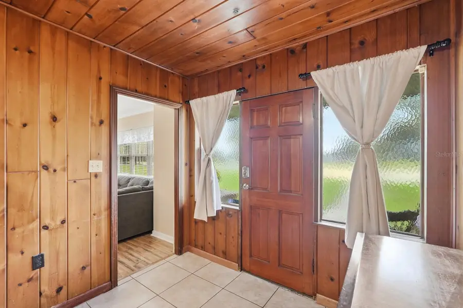 930 N Amelia Avenue, Deland, FL 32724 - Image #3