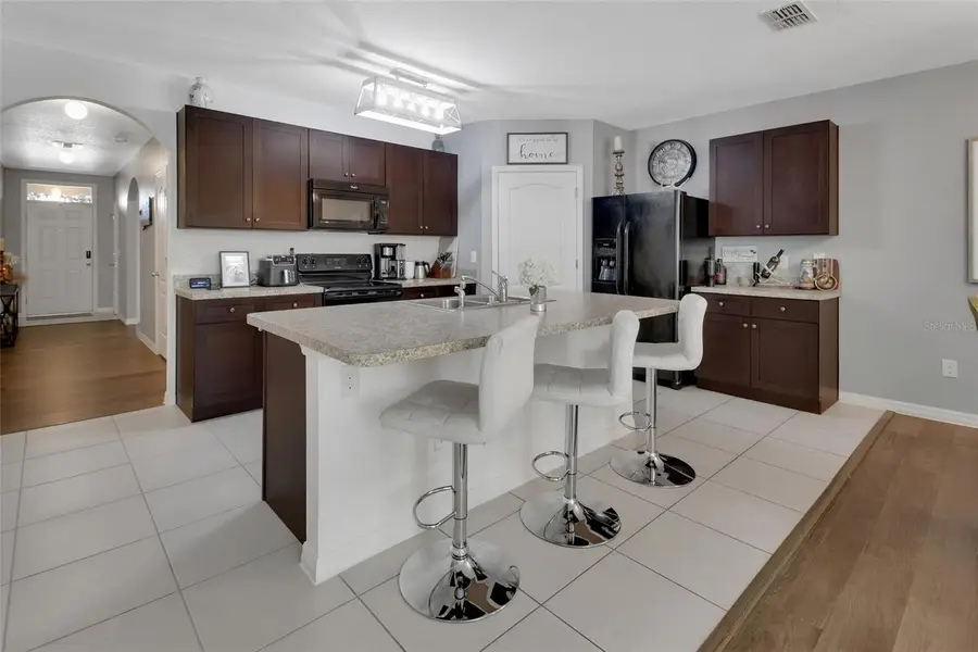 813 Oak Hollow Loop, Deland, FL 32724 - Image #2