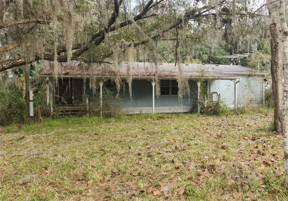 384 Crescent Lake Shore Drive, Crescent City, FL 32112 - Image #1