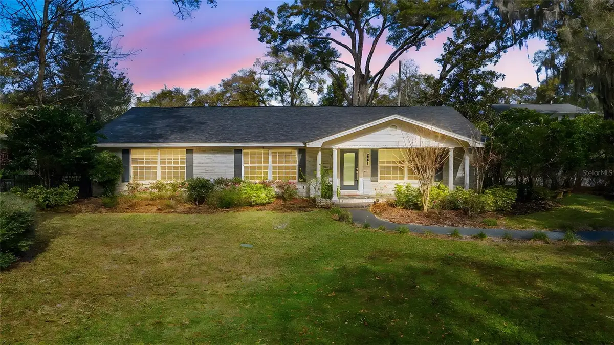 851 E Pennsylvania Avenue, Deland, FL 32720 - Image #1