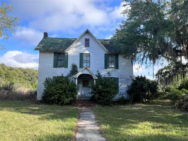 180 E 3rd Avenue, PIERSON, FL 32180