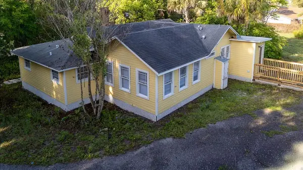 735 Montreville Ave, DELAND, FL 32724