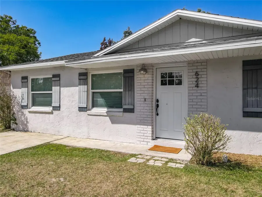 624 W New York Avenue, Lake Helen, FL 32744 - #3