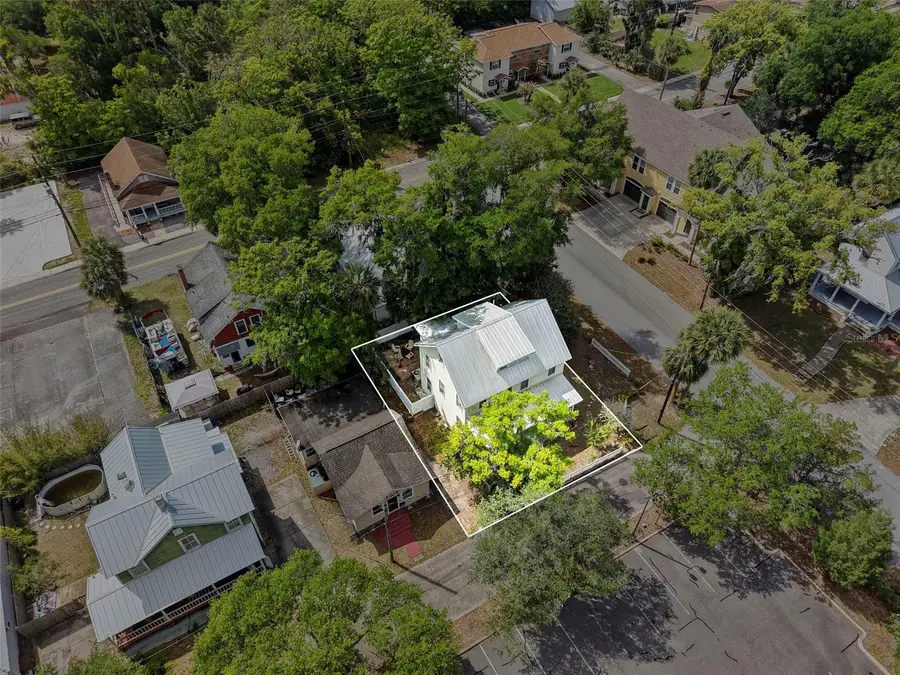 318 N Colonial Court, Deland, FL 32720 - #3