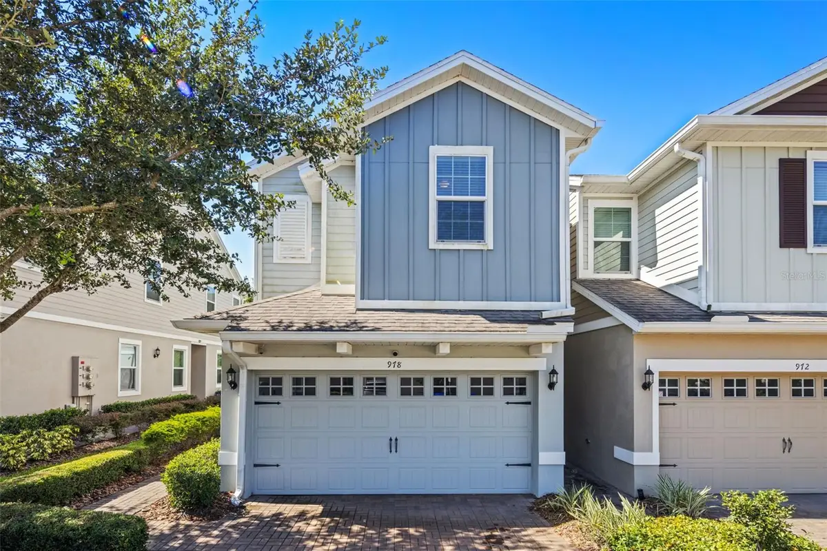 978 E 10th Street, Apopka, FL 32703 - #1